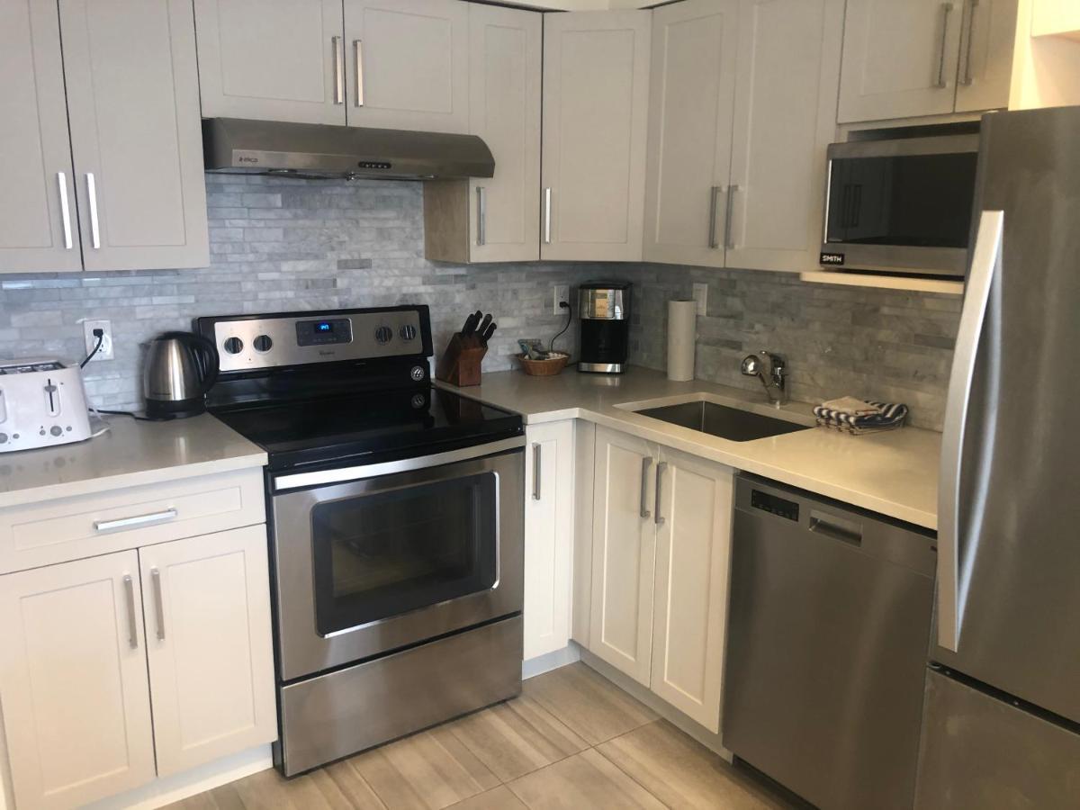 Hearthstone Lodge Loft, Village Centre, Private Hot Tub, Sleeps 6 ウィスラー エクステリア 写真