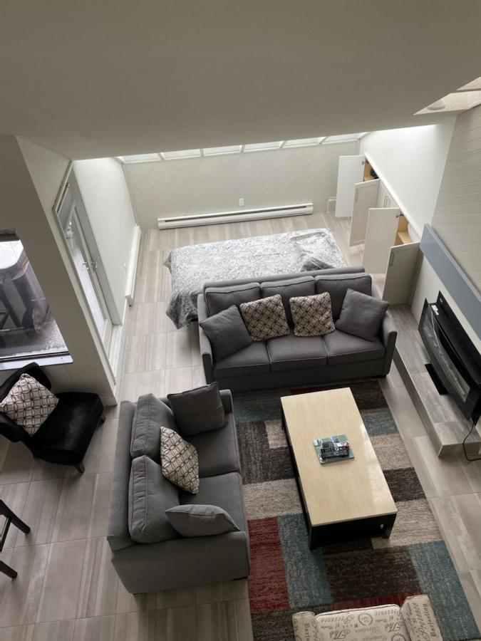 Hearthstone Lodge Loft, Village Centre, Private Hot Tub, Sleeps 6 ウィスラー エクステリア 写真